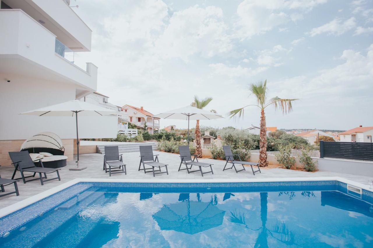 Apartments Pool Villa Aldura Novalja Buitenkant foto